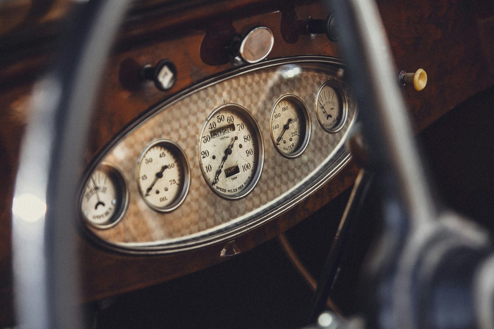 Photo by <a href="https://unsplash.com/@davealmine" rel="nofollow">Dawid Zawiła</a> on <a href="https://unsplash.com/?utm_source=hostinger&utm_medium=referral" rel="nofollow">Unsplash</a> 